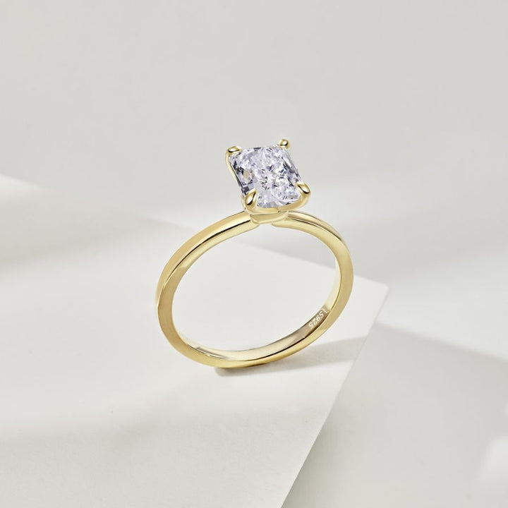 Elara Crushed Ice Cut Ring Gold