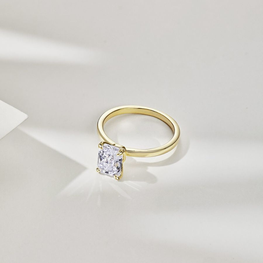 Elara Crushed Ice Cut Ring Gold