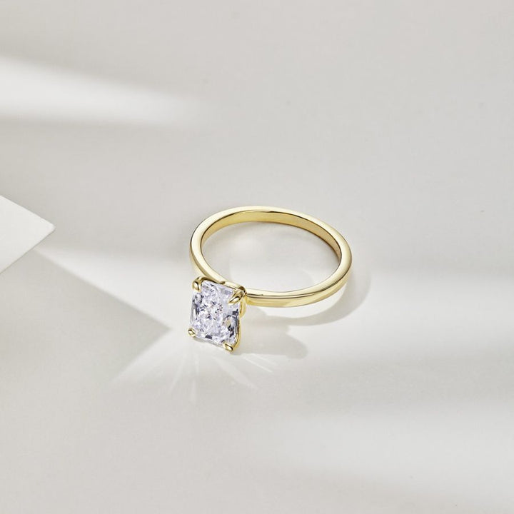 Elara Crushed Ice Cut Ring Gold