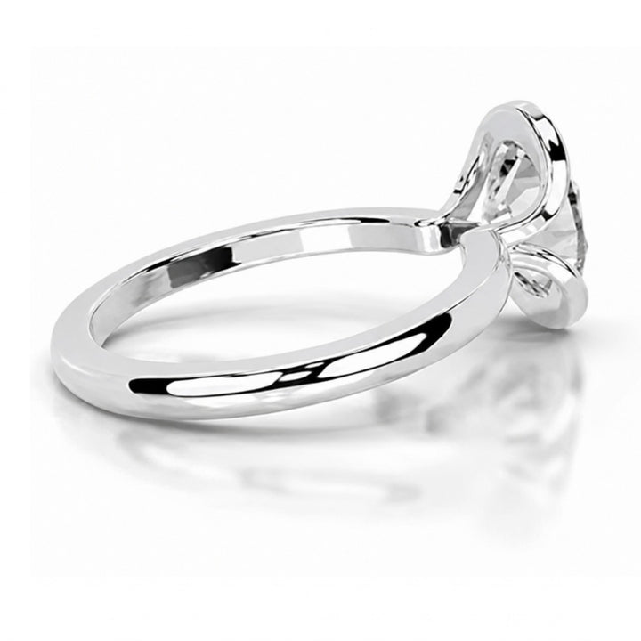 Aelia Oval Cut Moissanite Ring Silver