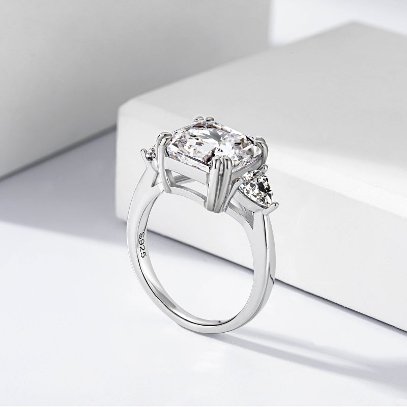 Dielli Radiant Cut Ring