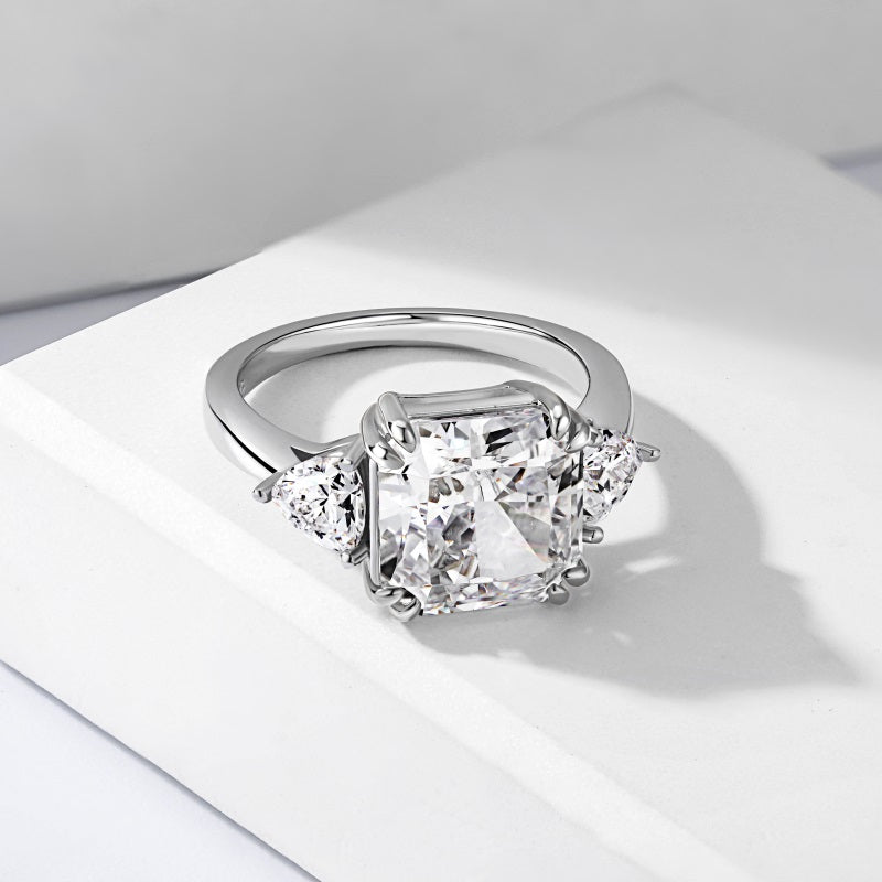 Dielli Radiant Cut Ring