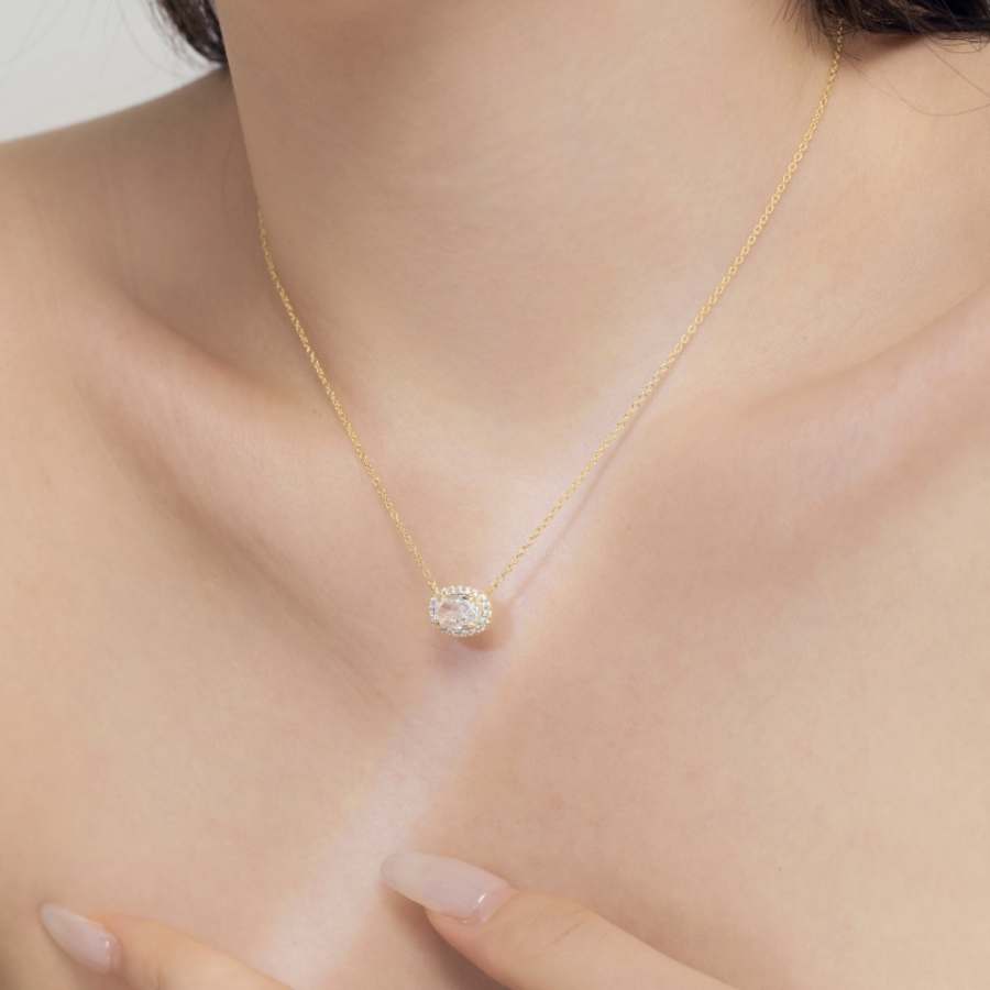 Edda Oval Cut x Halo Necklace Silver