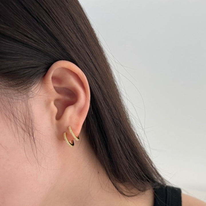 Huggie Look Illusion Earrings Silver