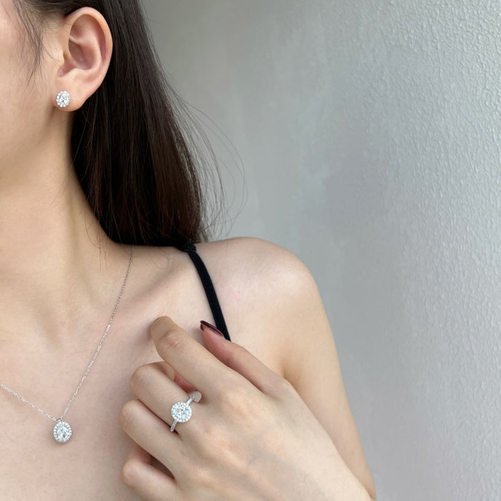 Lorisa Oval Cut Halo Ring