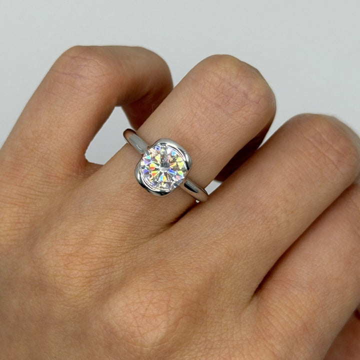Solei Brilliant Cut Moissanite Ring Silver