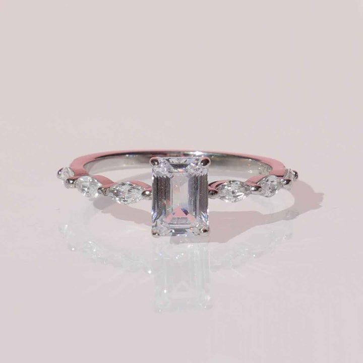 Sorelle Dainty Ring